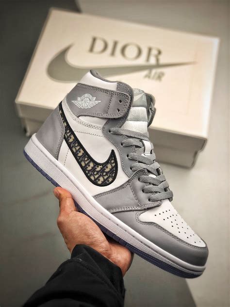 nike dior jordan price.